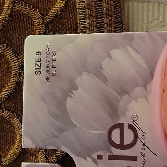New Kensie Beautiful Slippers Size 9 - Picture 10 of 12